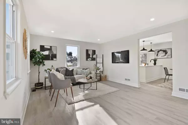 8828 BAKER AVE, Parkville, MD 21234