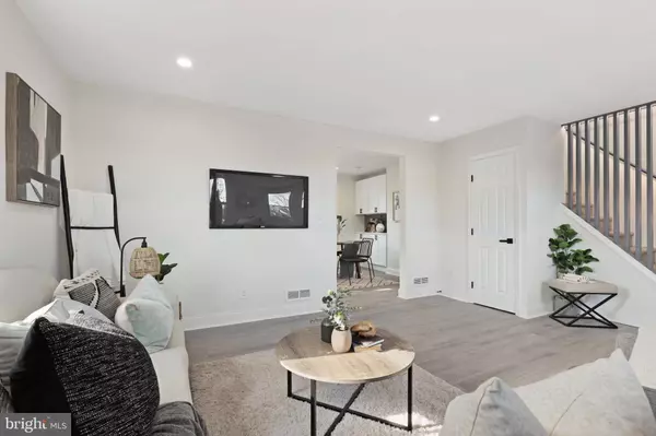 8828 BAKER AVE, Parkville, MD 21234