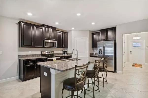 16905 APRIL PLUSH DR, Wimauma, FL 33598