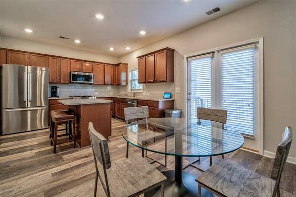 550 Lanier CT, Hiram, GA 30141