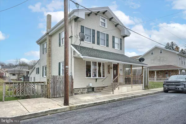 35 S 2ND ST, Halifax, PA 17032