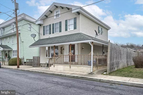 35 S 2ND ST, Halifax, PA 17032