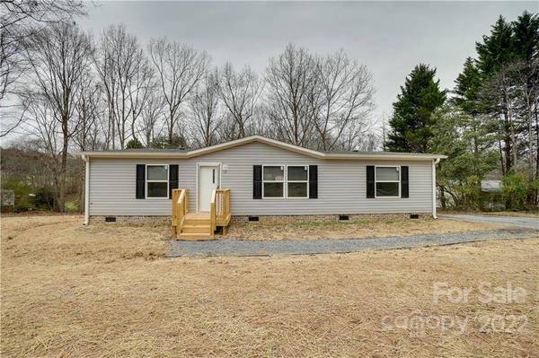 8895 Spring Meadow DR, Hickory, NC 28601