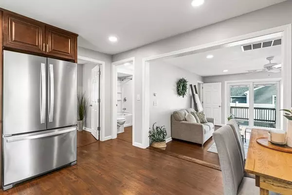 18 Forest Park Ave, Tyngsborough, MA 01879