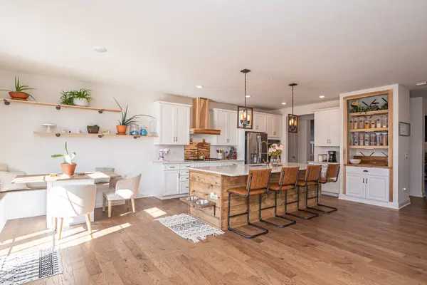 3629 Eldorado RD, Elgin, IL 60124