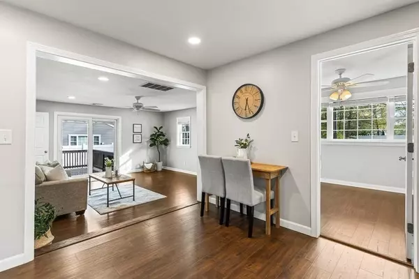 18 Forest Park Ave, Tyngsborough, MA 01879