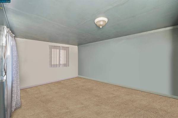 5480 Bancroft Ave, Oakland, CA 94601