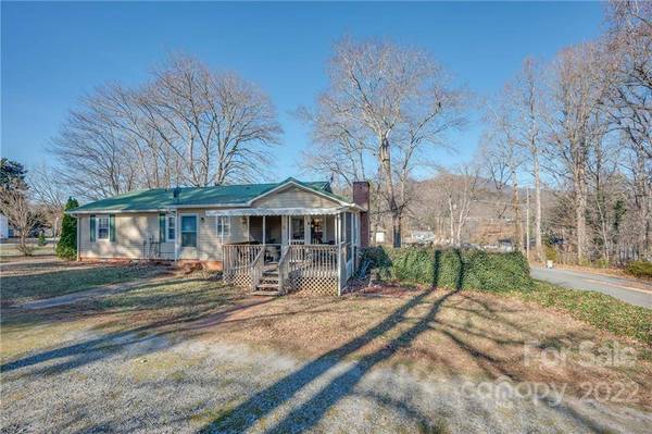 52 E Miller ST, Columbus, NC 28722