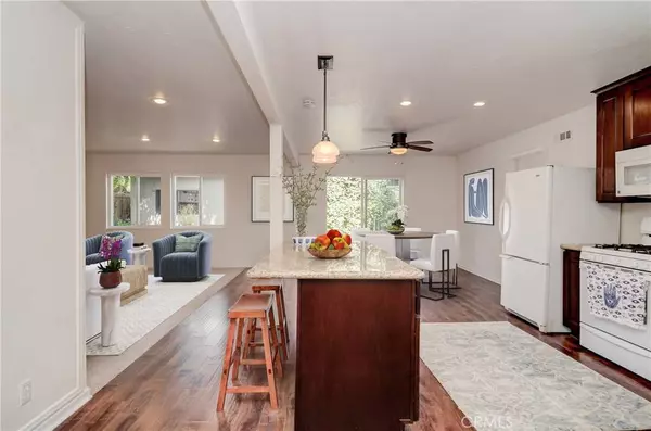 2383 Santa Ana AVE, Costa Mesa, CA 92627