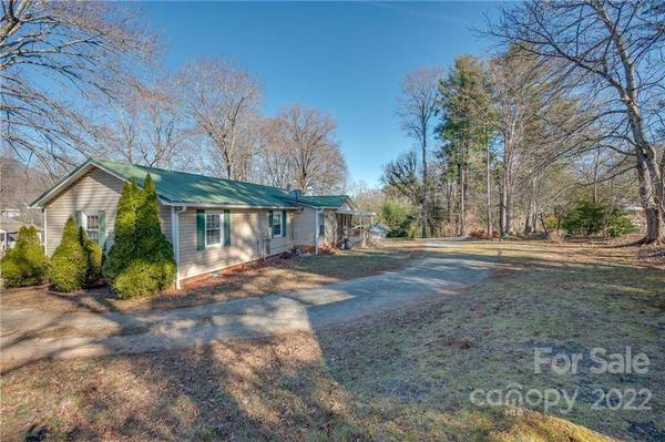 52 E Miller ST, Columbus, NC 28722