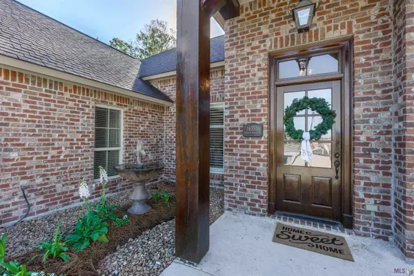 16355 PARKER PLACE DR, Prairieville, LA 70769