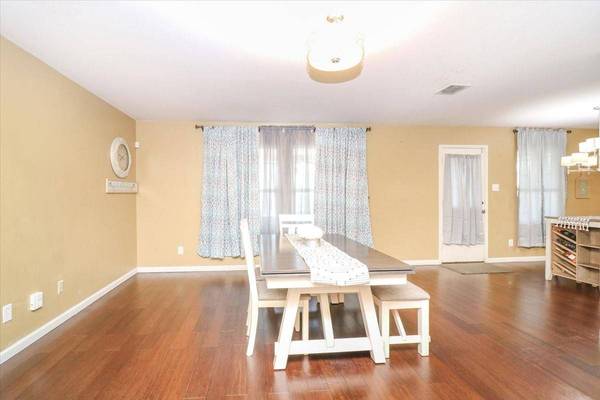 1333 Lauren Drive, Burleson, TX 76028