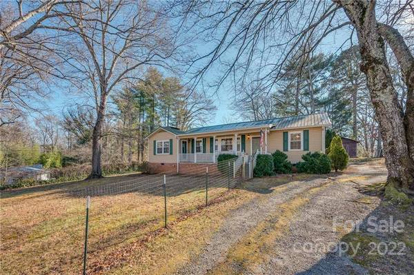 52 E Miller ST, Columbus, NC 28722