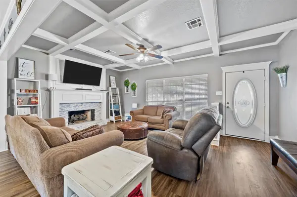 1005 S Harrison Street, West, TX 76691