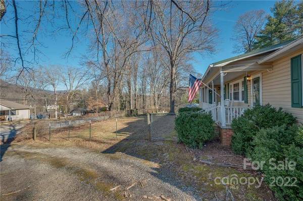 52 E Miller ST, Columbus, NC 28722