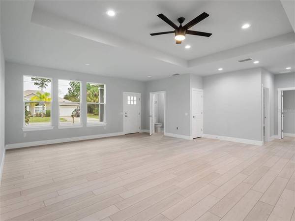 18 RADCLIFFE DR, Palm Coast, FL 32164