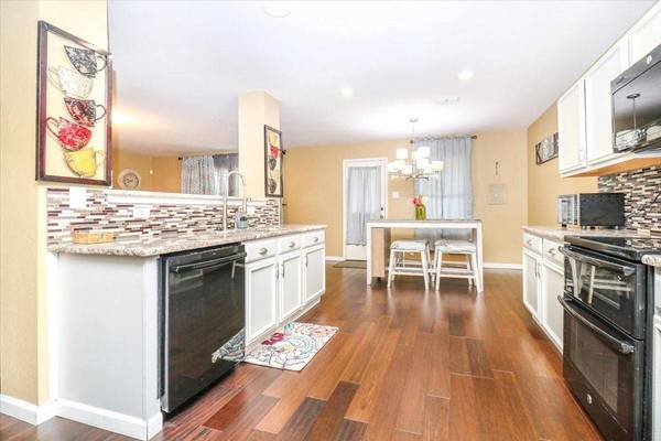 1333 Lauren Drive, Burleson, TX 76028