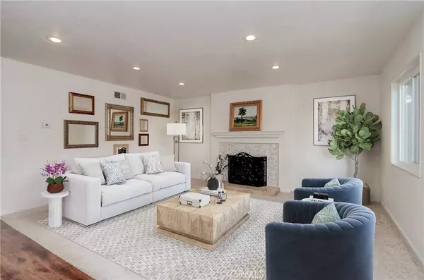 2383 Santa Ana AVE, Costa Mesa, CA 92627