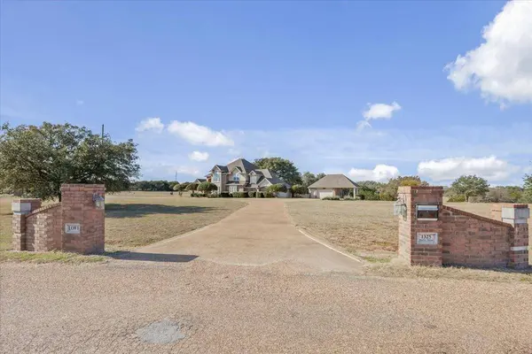 1325 Austin Hines Drive, China Spring, TX 76633