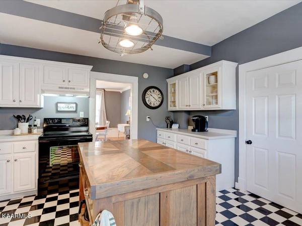 703 E Second North St, Morristown, TN 37814