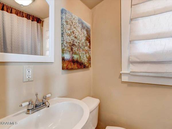 703 E Second North St, Morristown, TN 37814