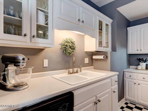 703 E Second North St, Morristown, TN 37814