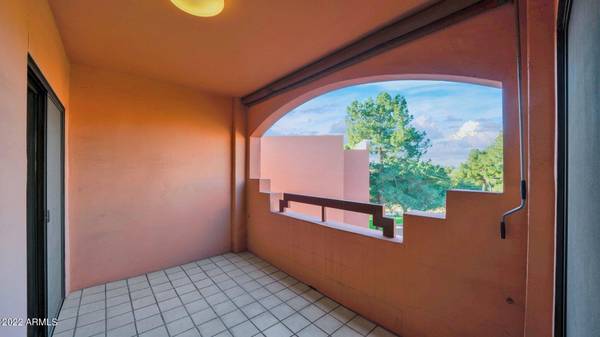 12212 N Paradise Village Parkway S #420, Phoenix, AZ 85032