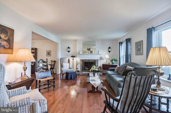 5 LANCASTER DR, Marlton, NJ 08053