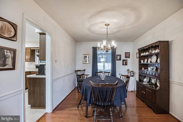 5 LANCASTER DR, Marlton, NJ 08053