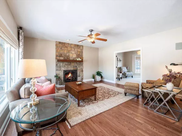 3775 Yellowstone LN N, Plymouth, MN 55446