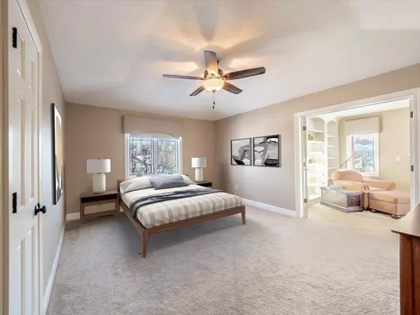 3775 Yellowstone LN N, Plymouth, MN 55446