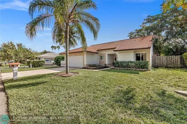 10440 NW 8th Ct, Coral Springs, FL 33071