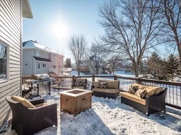 3775 Yellowstone LN N, Plymouth, MN 55446