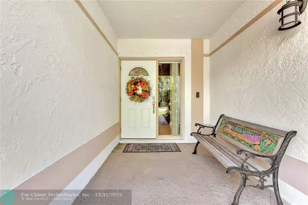 10440 NW 8th Ct, Coral Springs, FL 33071