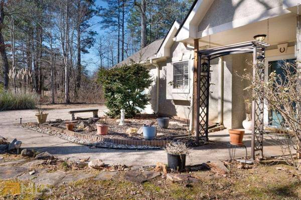 5862 N Shores RD NW, Acworth, GA 30101