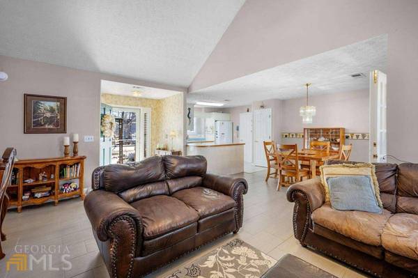 5862 N Shores RD NW, Acworth, GA 30101