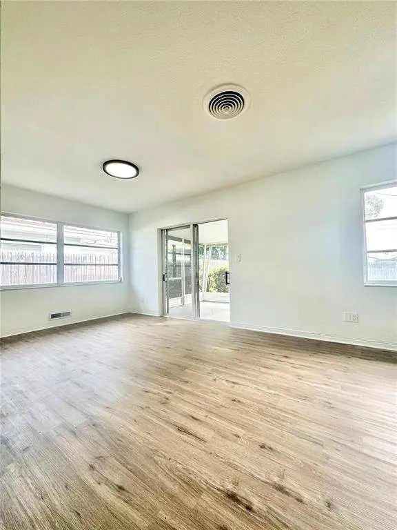 914 FREEMONT ST S, Gulfport, FL 33707