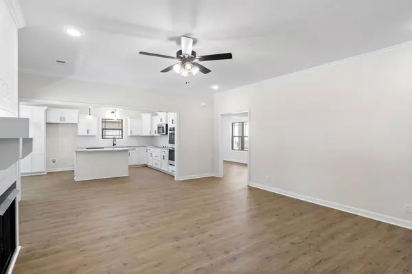 564 Bowden Dr, Clarksville, TN 37043