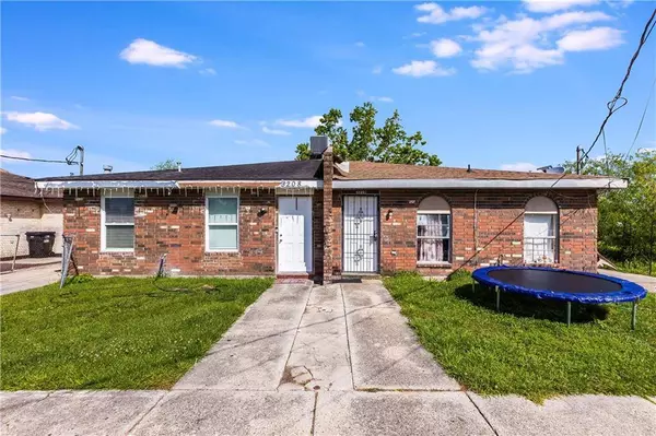 2916 DANIEL DR, Violet, LA 70092