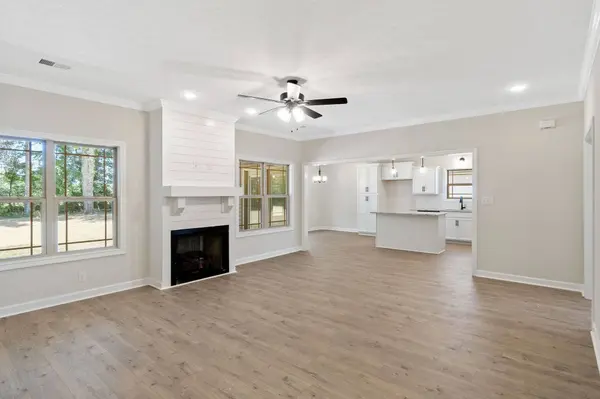 564 Bowden Dr, Clarksville, TN 37043