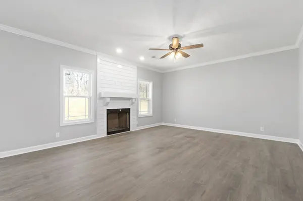 572 Bowden Dr, Clarksville, TN 37043