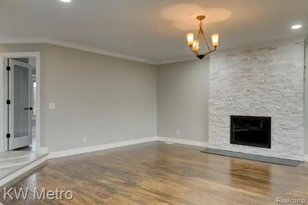 17306 NORMANDY Drive, Macomb, MI 48044