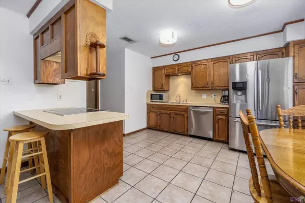 17433 BREMAN DR, Baton Rouge, LA 70817