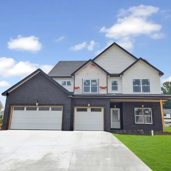 572 Bowden Dr, Clarksville, TN 37043