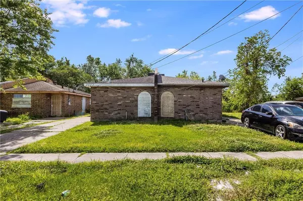 3208 DANIEL DR, Violet, LA 70092