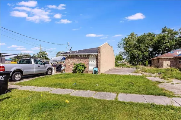 3208 DANIEL DR, Violet, LA 70092