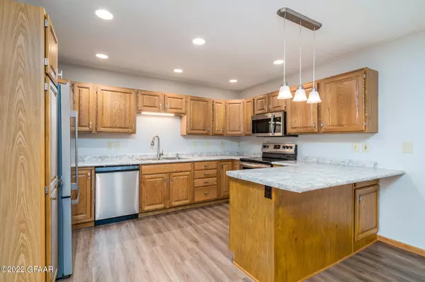 449 51ST Street N, Grand Forks, ND 58203