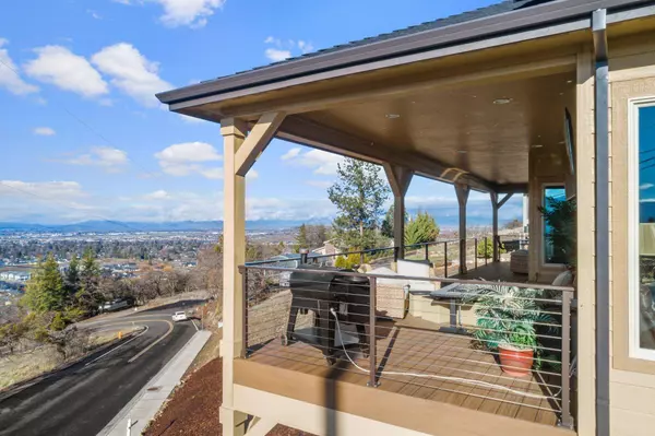 3266 Annapolis DR, Medford, OR 97504