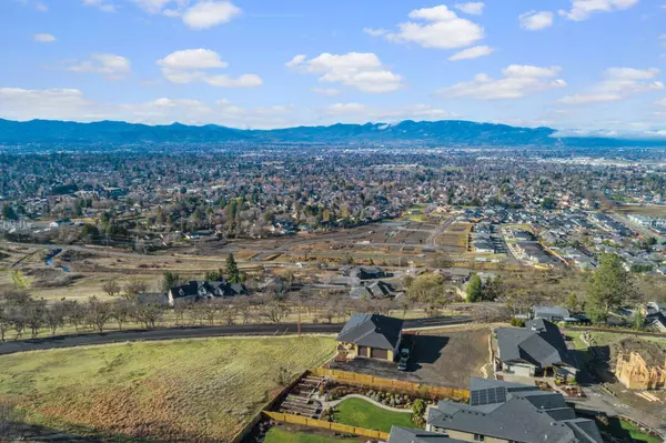 3266 Annapolis DR, Medford, OR 97504