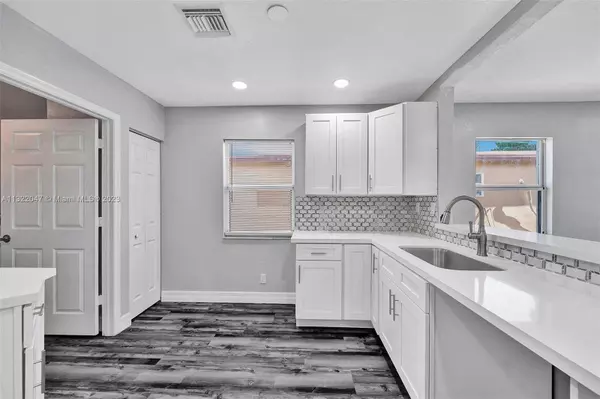 503 NW 7th Ct, Hallandale Beach, FL 33009